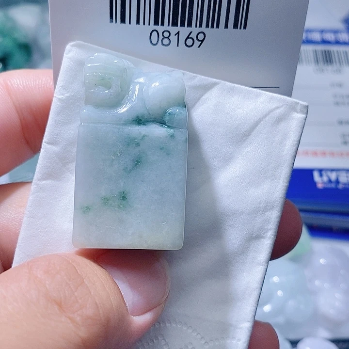 翡翠未镶嵌颈饰天光墟翡翠市场现金代购