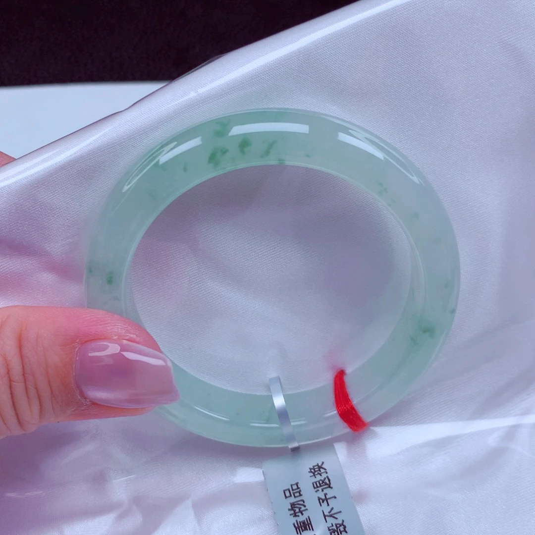 桑***儿翡翠未镶嵌手镯手镯