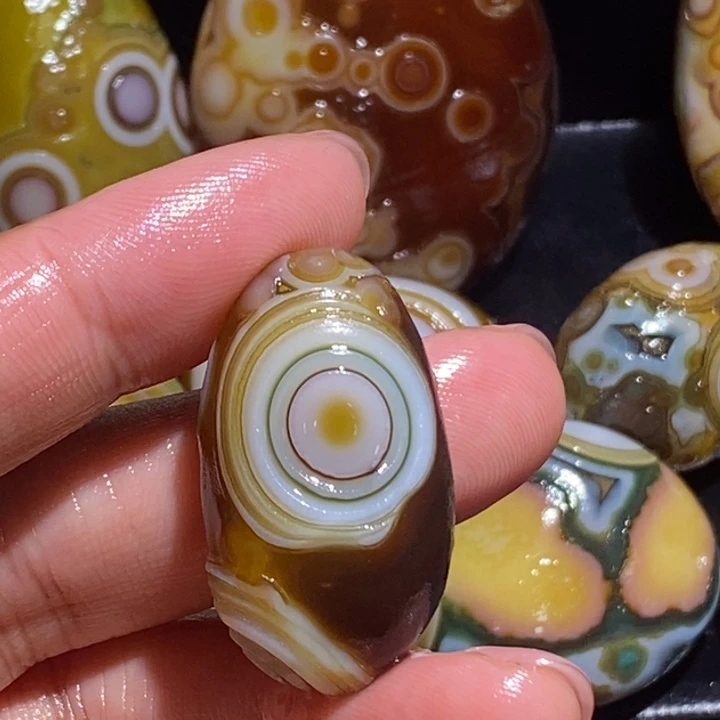 玛瑙/玉髓未镶嵌珠宝奇石62