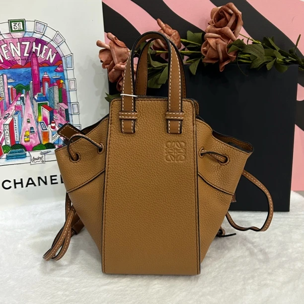 99新 LOEWE/罗意威 金棕色金扣吊床包mini