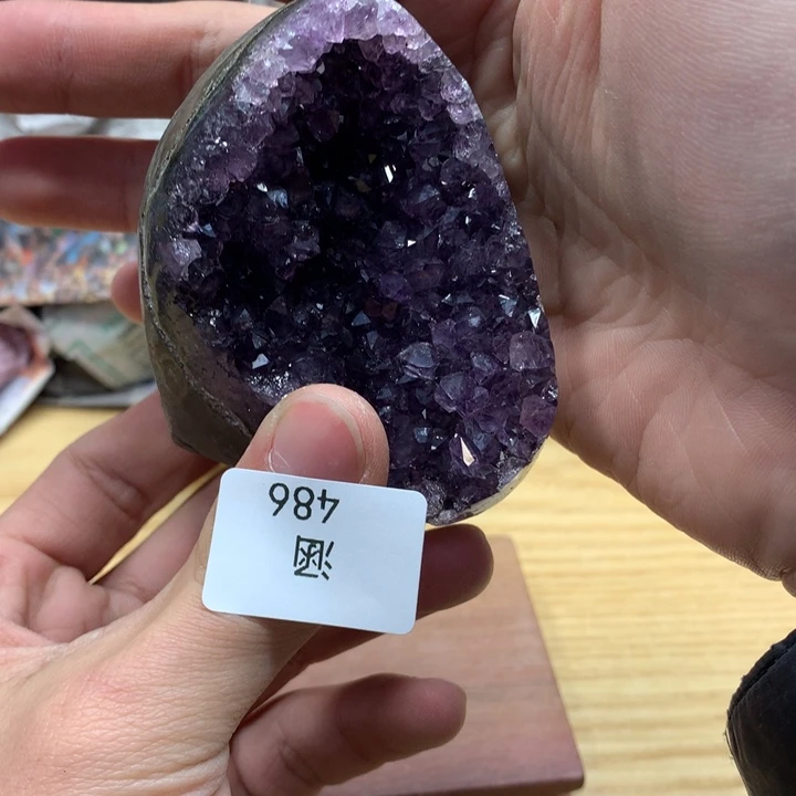 紫晶乌拉圭未镶嵌