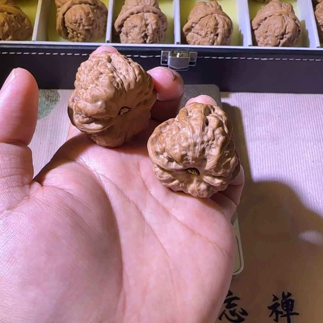 ****魏桃核吊坠蛤蟆头核桃文玩