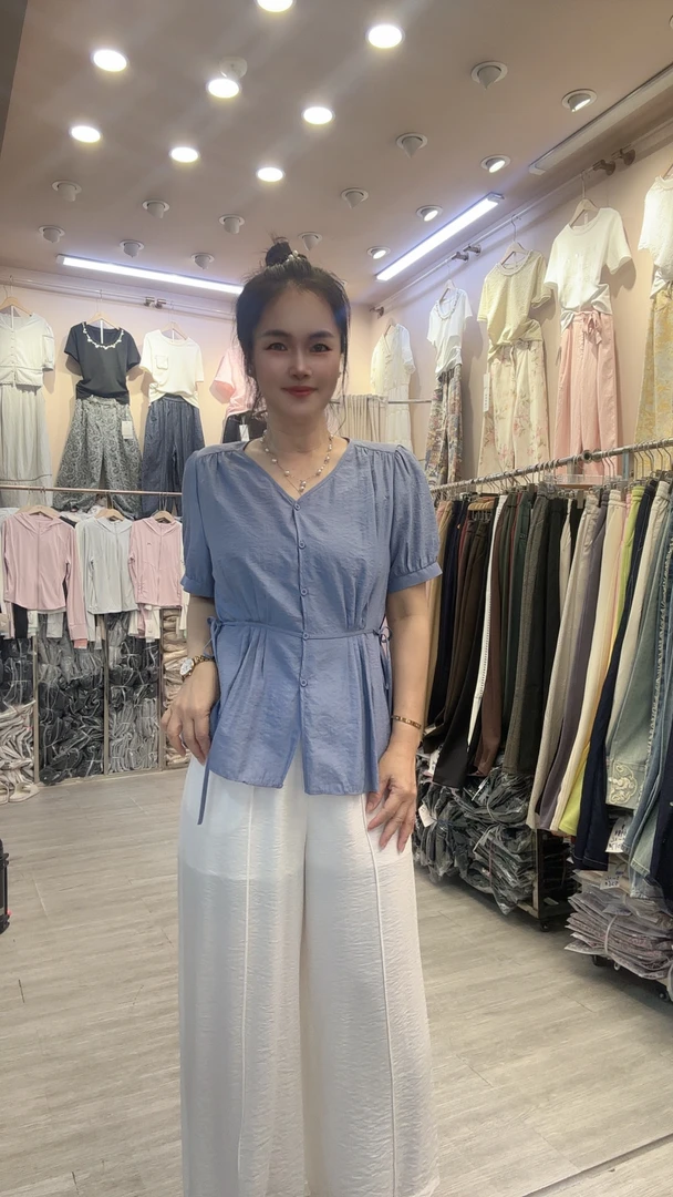 V领衬衫女2025年夏季新款收腰荷叶边小衫+白色裤子套装