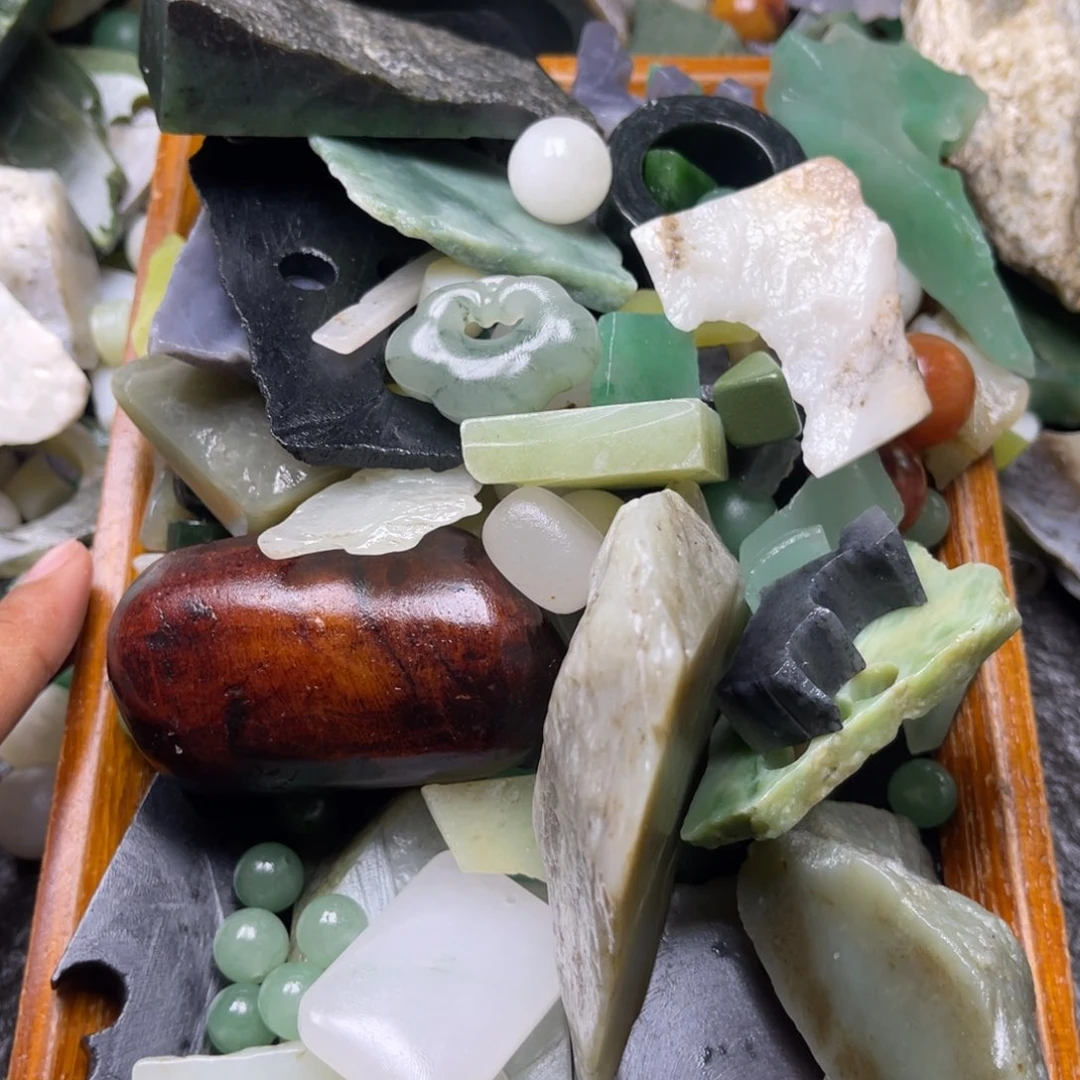 和田玉（糖玉）未镶嵌珠宝半成品乡*