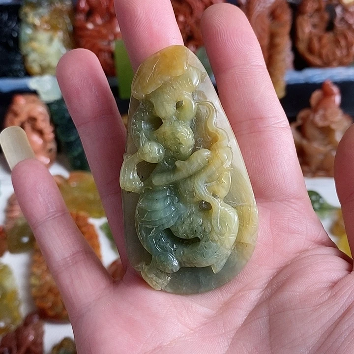 未镶嵌蛇纹石玉颈饰