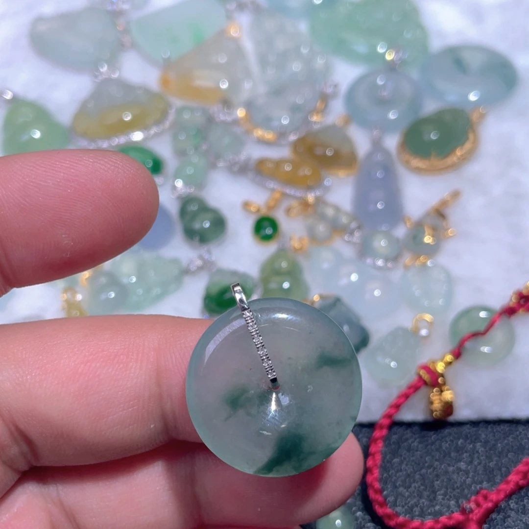 颈饰18K金镶嵌翡翠宠*