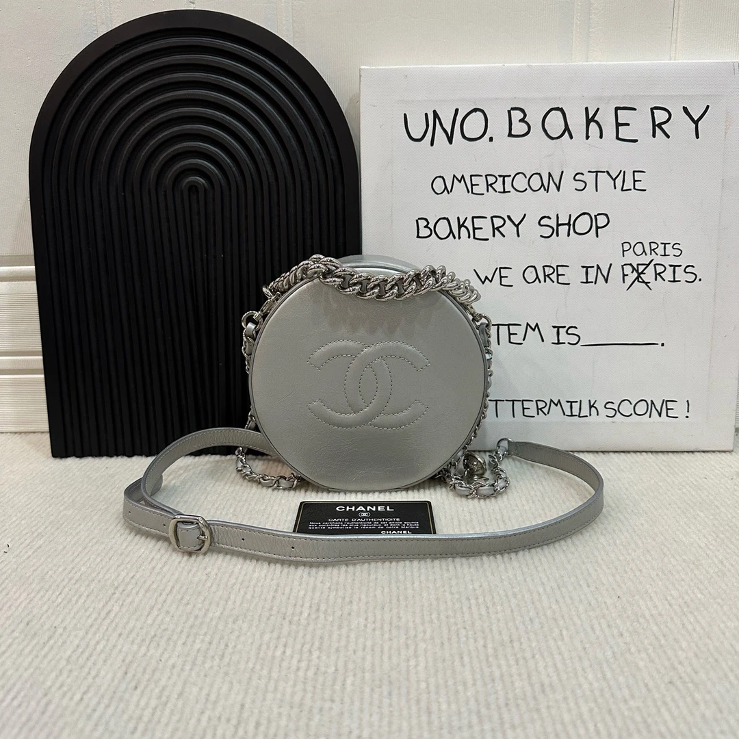 95新 Chanel/香奈儿 【蔡包紫】银色秀款圆饼包