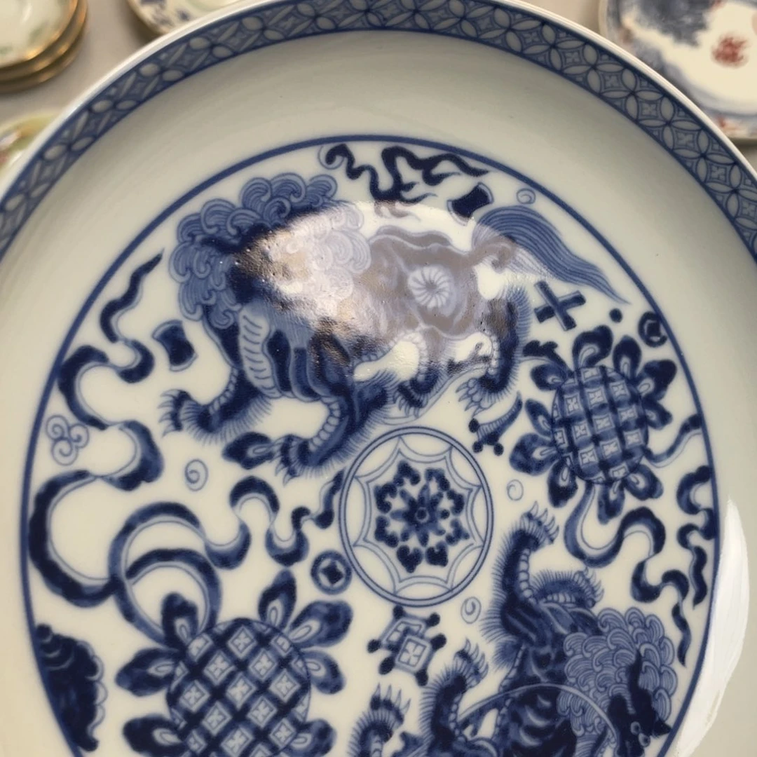 瓷片景德镇青花狮子滚绣球大壶承