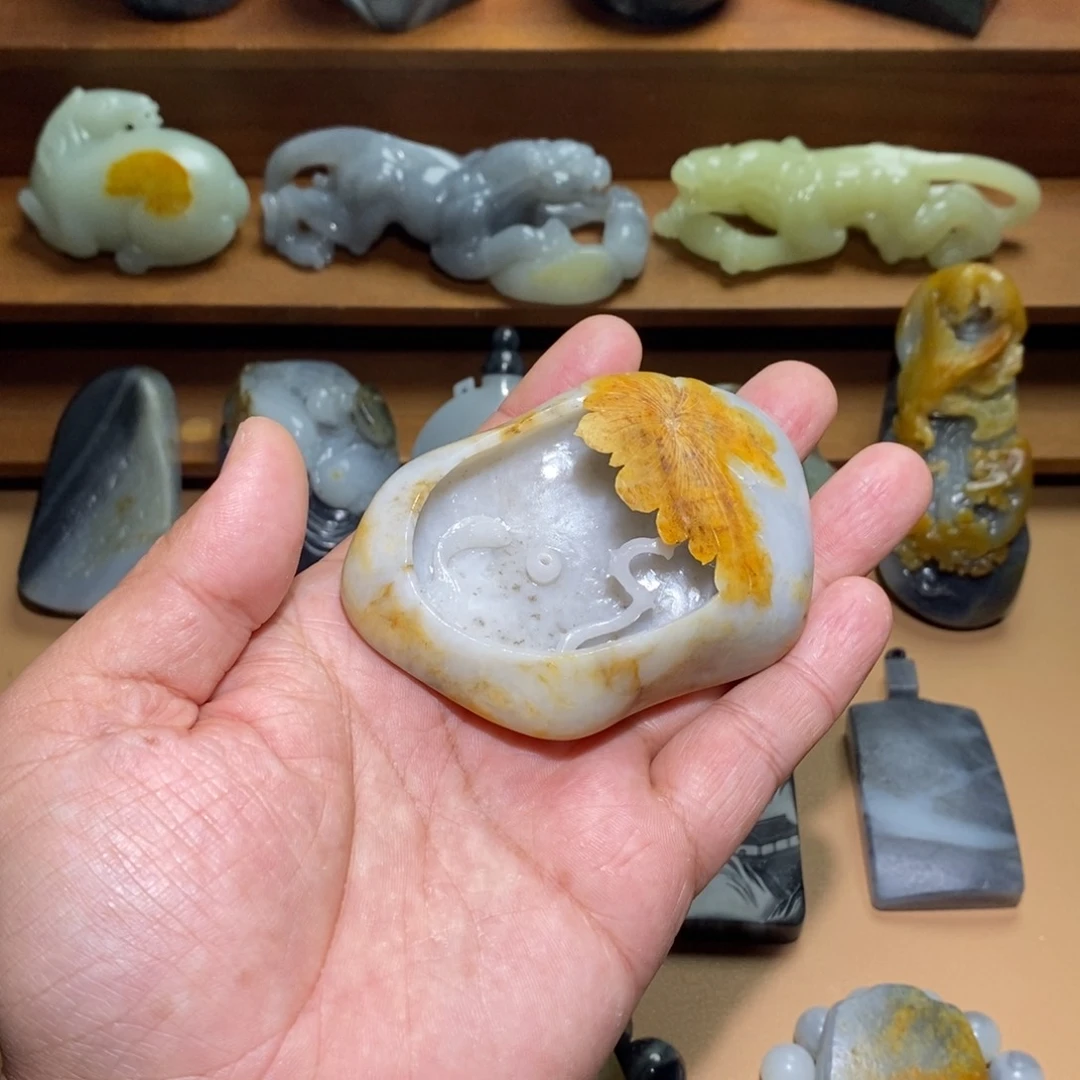 未镶嵌和田玉摆件