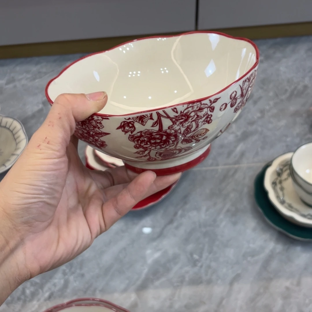 陶瓷微瑕餐具介意勿拍，满18飞！