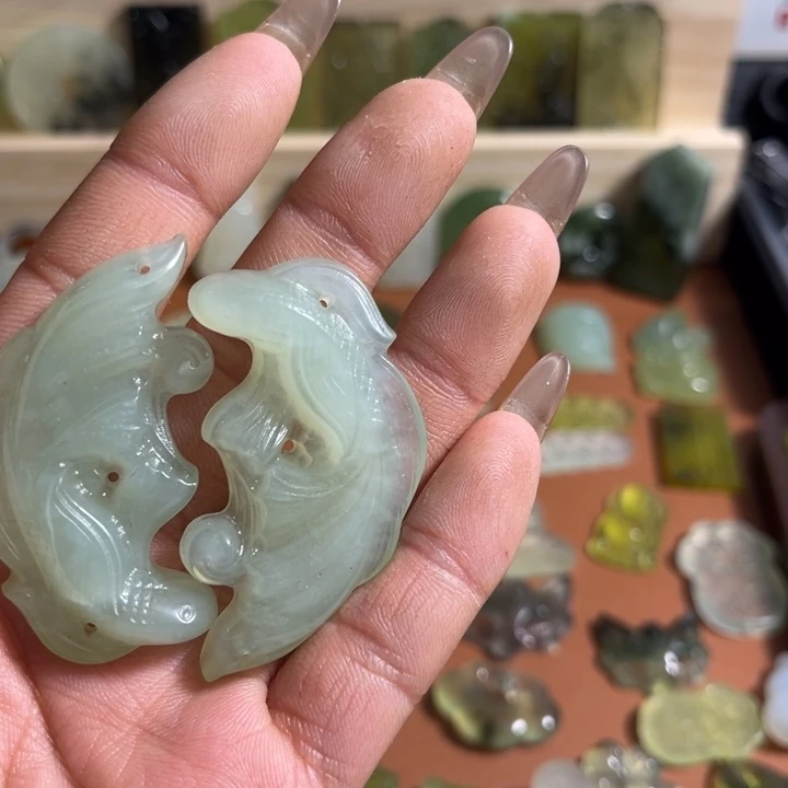 蛇纹石玉合金颈饰