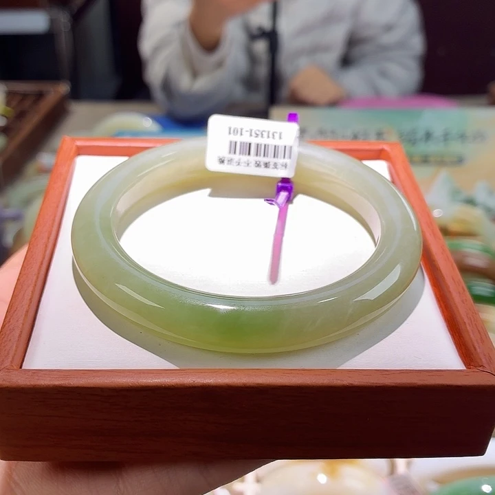 和田玉未镶嵌手镯46。 水线。62.5