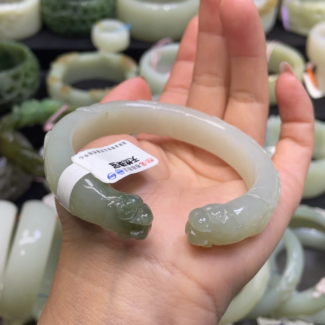 和田玉手镯（开口镯）未镶嵌111