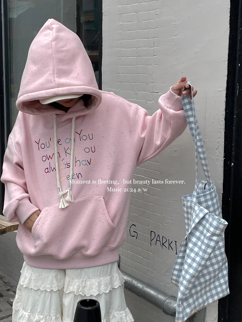 木家童装2024冬季新 98087女童韩版时尚连帽彩点字母绣花加绒卫衣