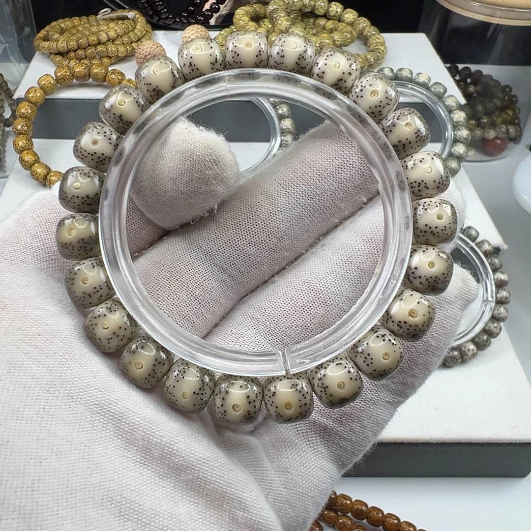 星月菩提手串石玉料10×9正月凤眼