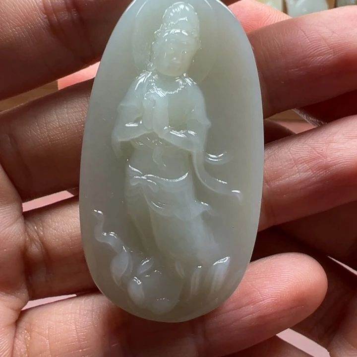 和田玉未镶嵌颈饰且末观音