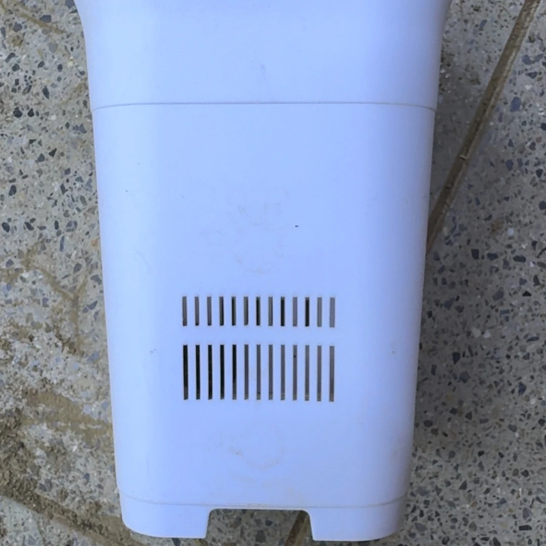 大白万象盆口径15公分左右无托盘一个，20包邮