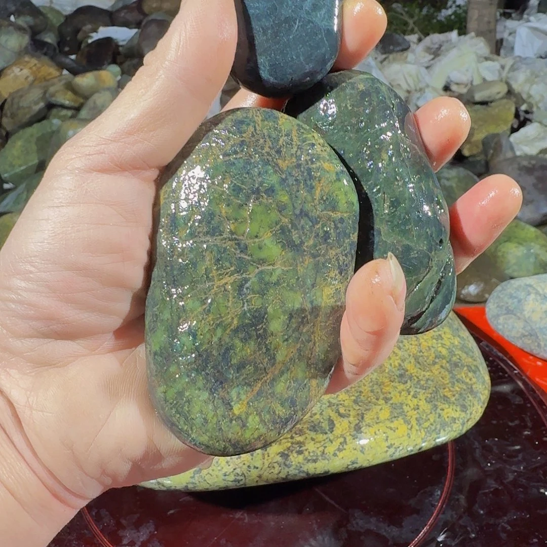 鸡***宝蛇纹石玉未镶嵌天然原石摆件工艺