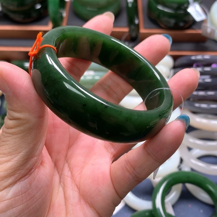 【闪购商品】未镶嵌手镯和田玉30