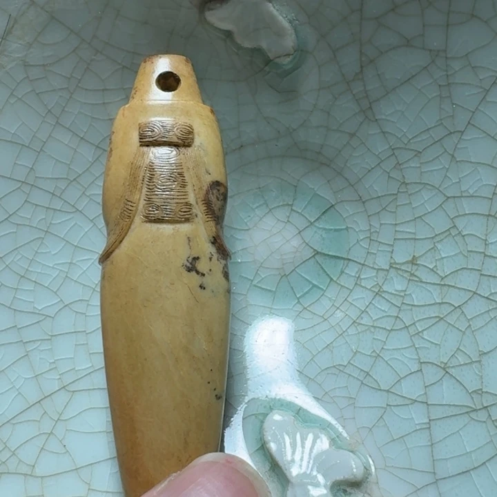 用***1瓷片双鱼青瓷开片大碗