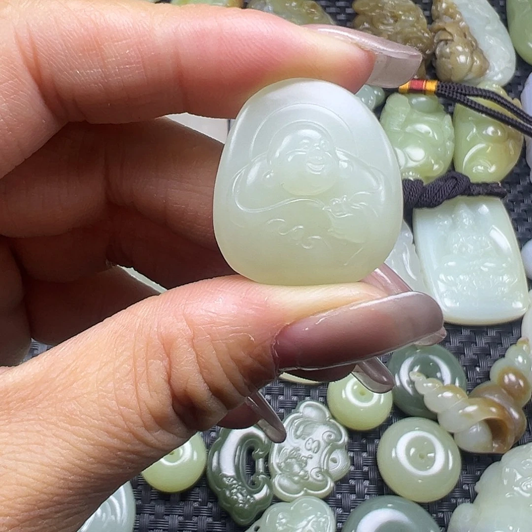 和田玉未镶嵌吊坠(不含链)卡26（清货，不退不换）柔光