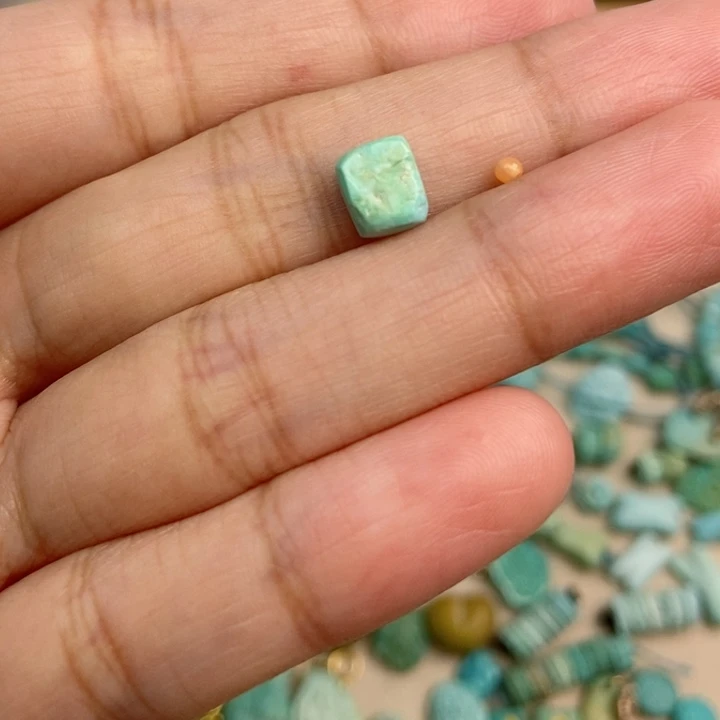 南红玛瑙未镶嵌珠宝奇石