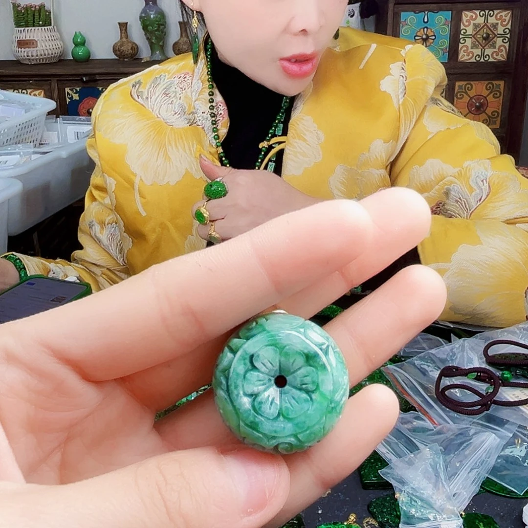 颈饰银S925镶嵌翡翠多样性