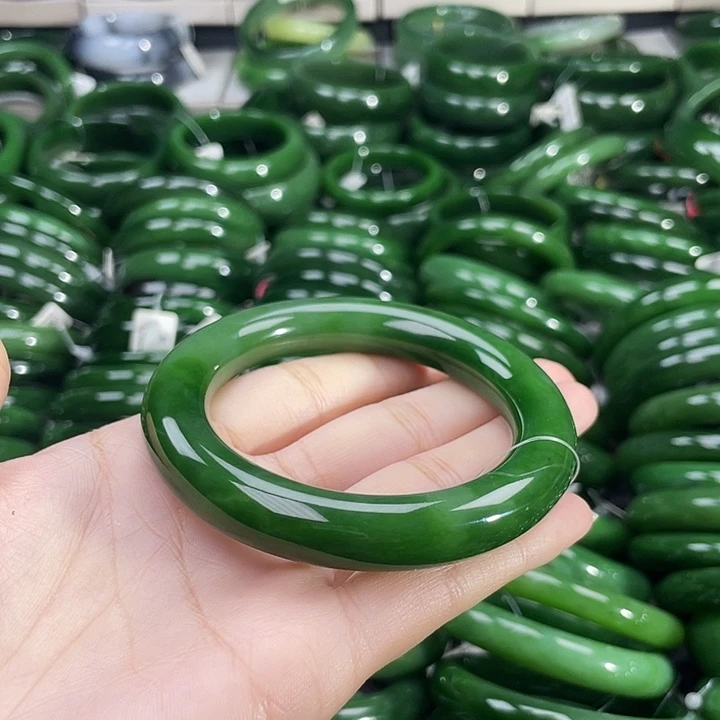 未镶嵌手镯和田玉（碧玉）