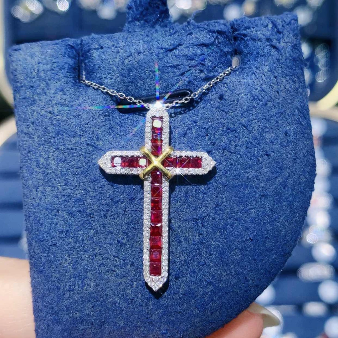 【闪购商品】颈饰18K金镶嵌红宝石十字架项链