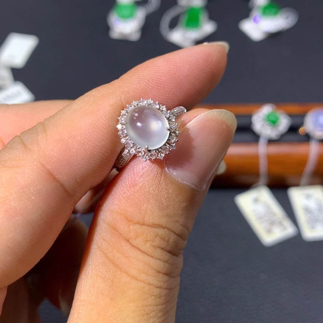 翡翠戒指18K金镶嵌翡翠