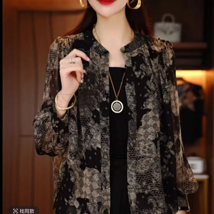 轻松搭配，展现不同风格和氛围，随心所欲变换造型。2025新款女装