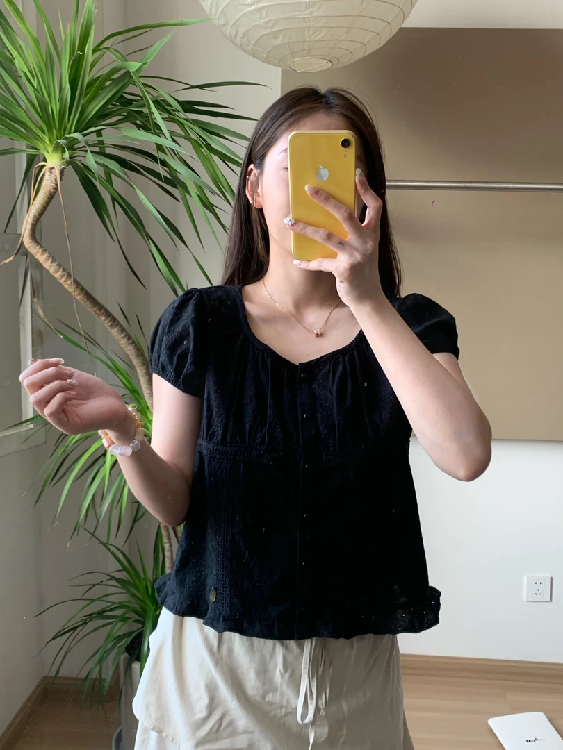 严可莱 藤姐同款蕾丝刺绣显瘦小衫