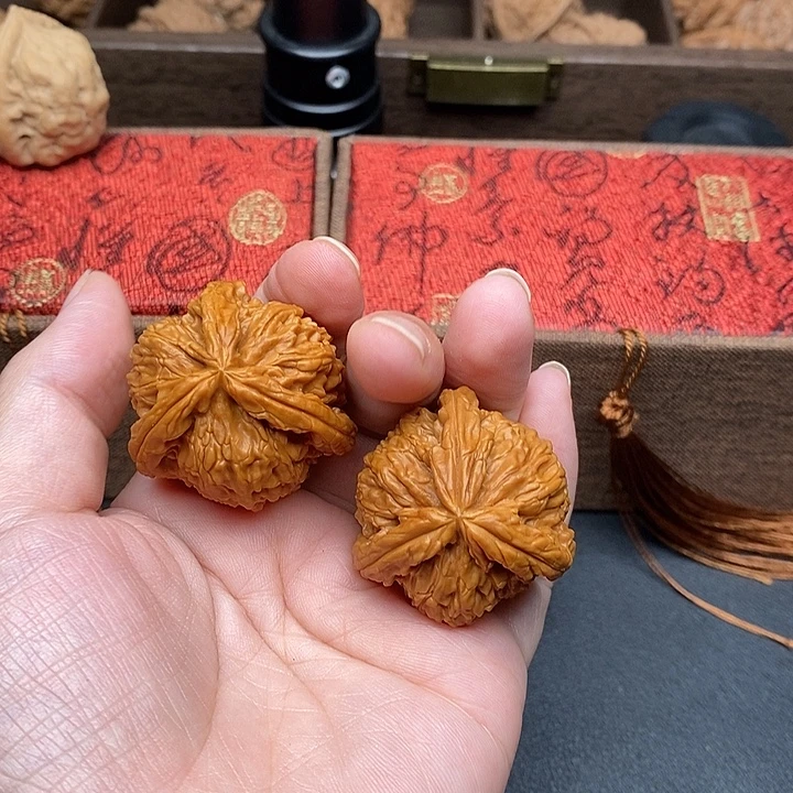 前***中把件文玩核桃白奔