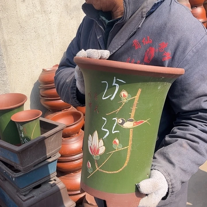 紫砂紫砂花盆和小