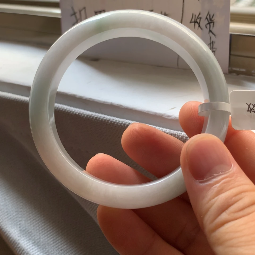 颜***^翡翠手镯未镶嵌手镯