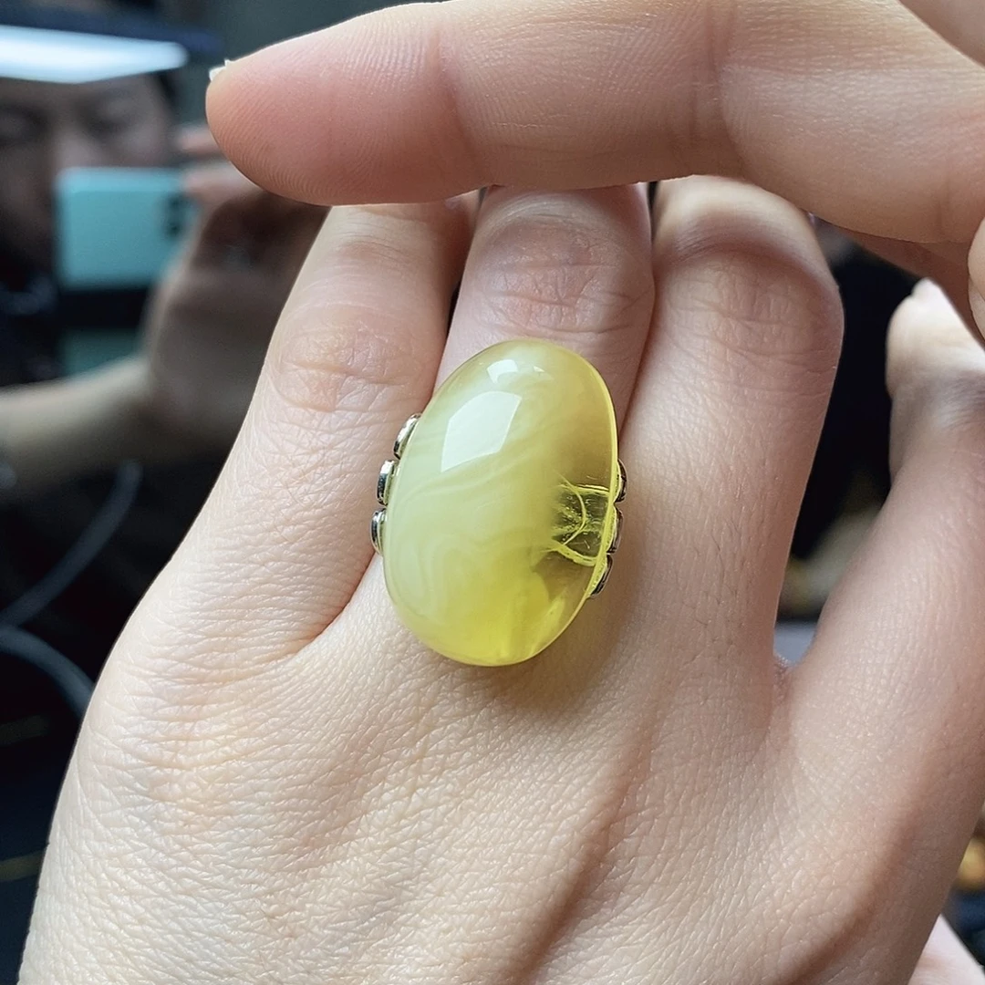 琥珀未镶嵌裸石成品