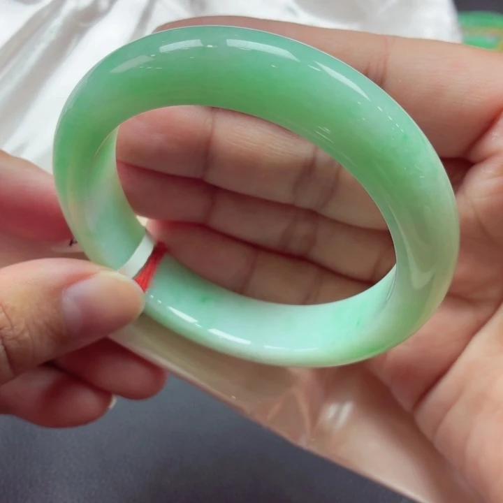 翡翠未镶嵌手镯天然缅甸A货翡翠