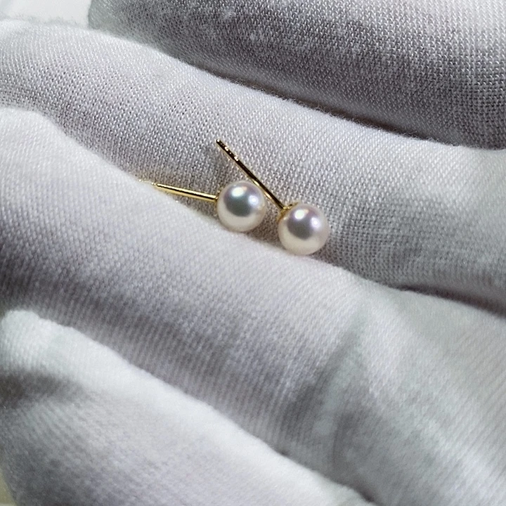 18K金镶嵌耳饰海水珍珠5-5.5akoya18k金耳钉珠子光泽不好