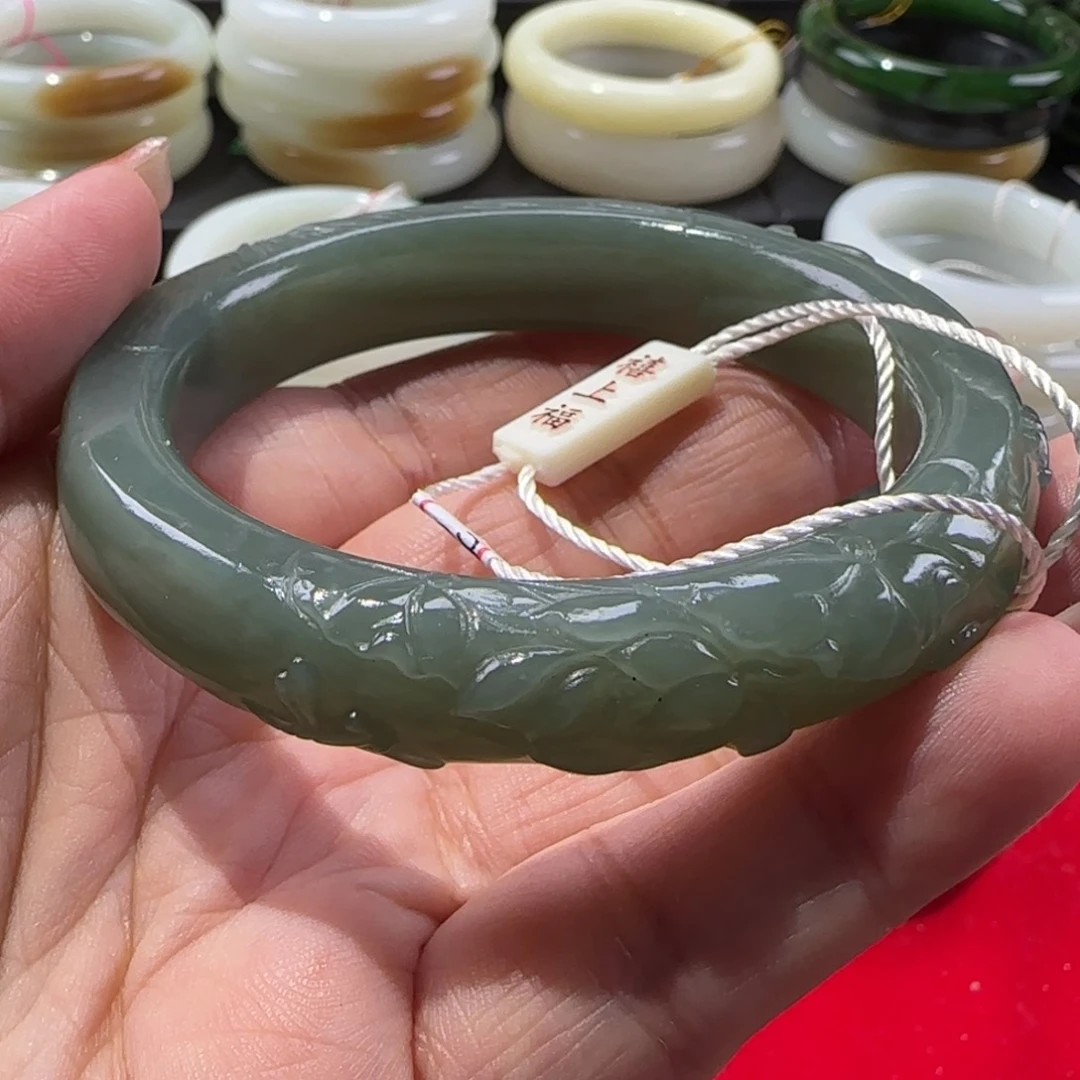 和田玉手镯未镶嵌