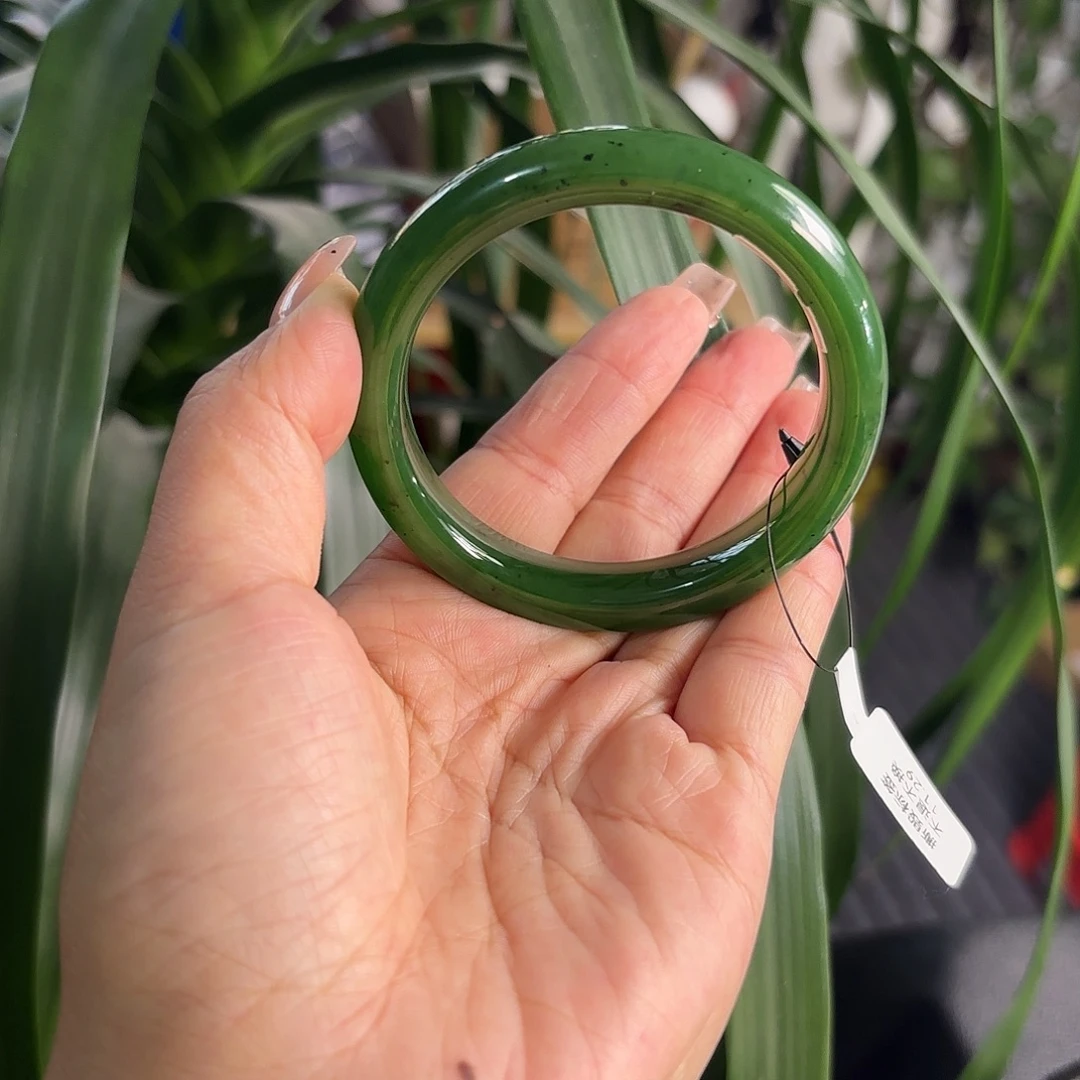 和田玉未镶嵌手镯辣阳绿 55