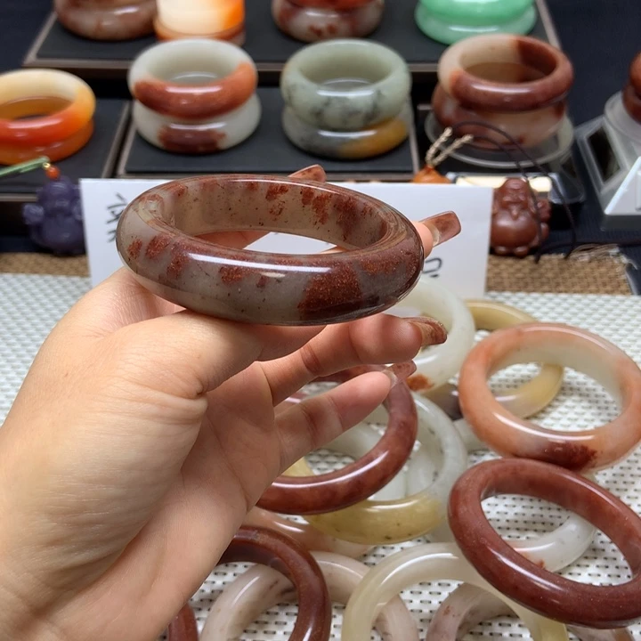 石英质玉未镶嵌手镯