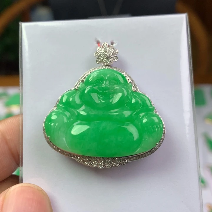 颈饰18K金镶嵌翡翠