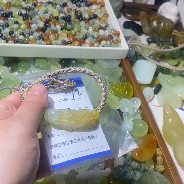 蛇纹石玉合金颈饰