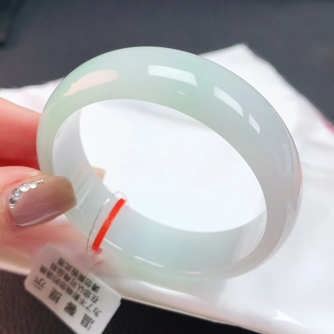 翡翠手镯未镶嵌50轮胎