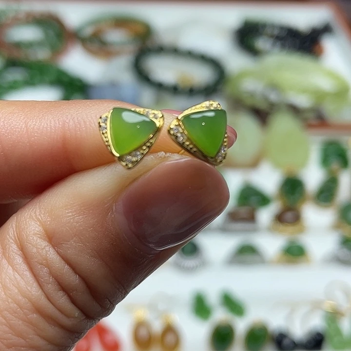 和田玉（碧玉）银S925镶嵌耳饰颜色多样性发货