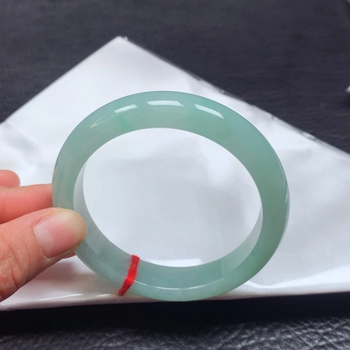 翡翠手镯未镶嵌57圈