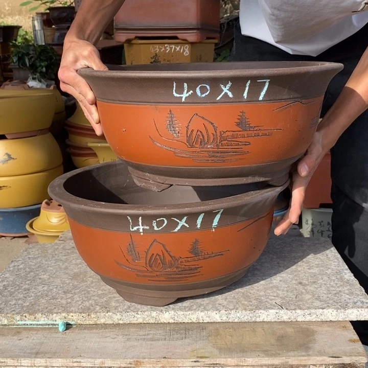紫砂花盆紫砂艺术学院的学生