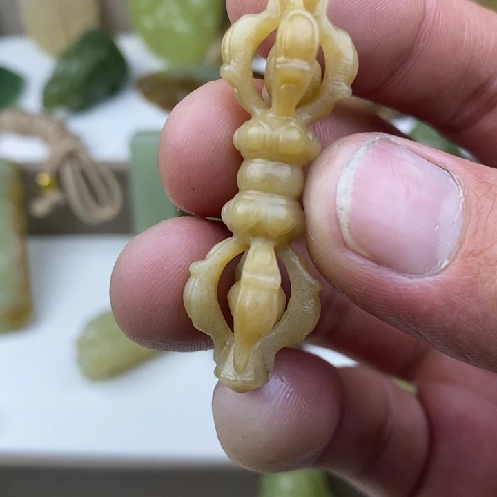 和田玉（糖玉）未镶嵌颈饰