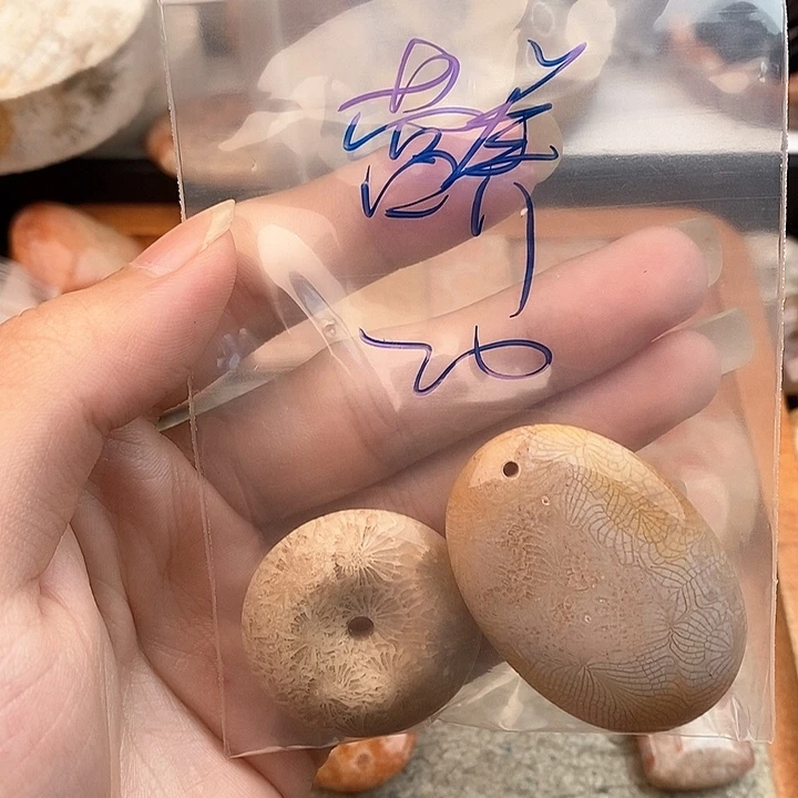 硅化玉颈饰未镶嵌营****哥