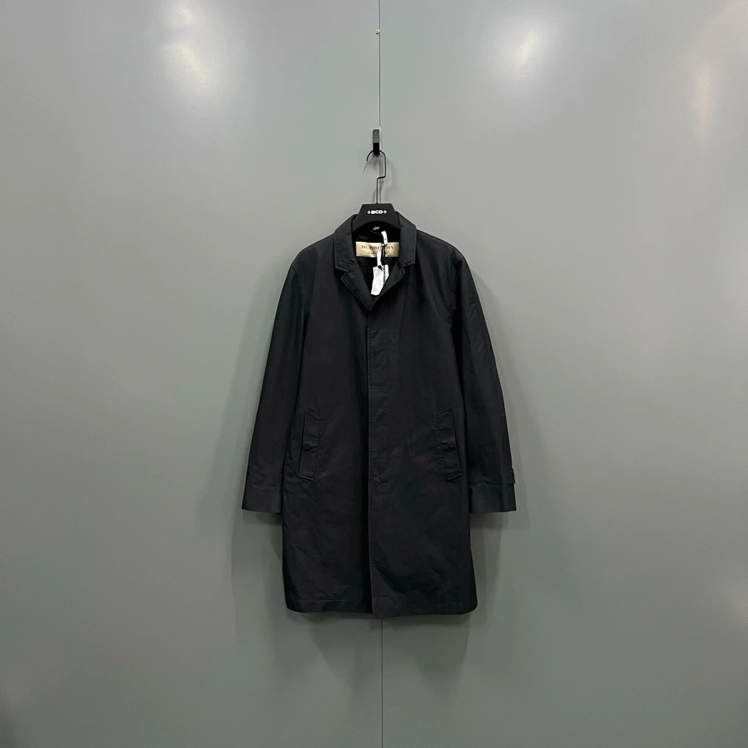 未使用 BURBERRY/博柏利 (ll) 黑色翻领大衣 52码/018415